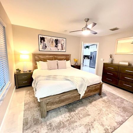 Spacious Home Near Downtown & The Beach Delray Beach Exterior photo