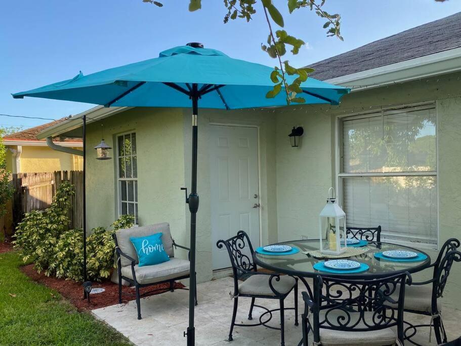 Spacious Home Near Downtown & The Beach Delray Beach Exterior photo