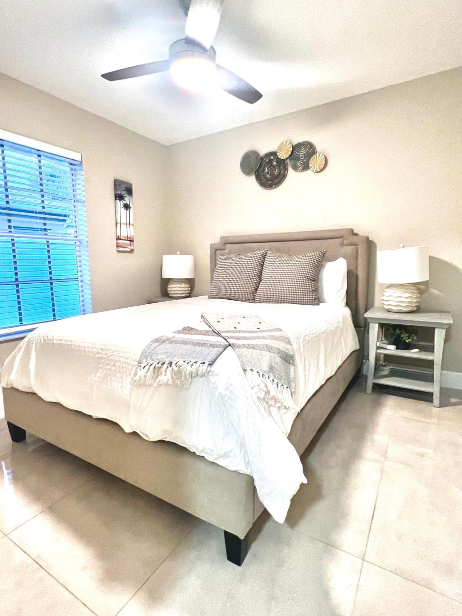 Spacious Home Near Downtown & The Beach Delray Beach Exterior photo